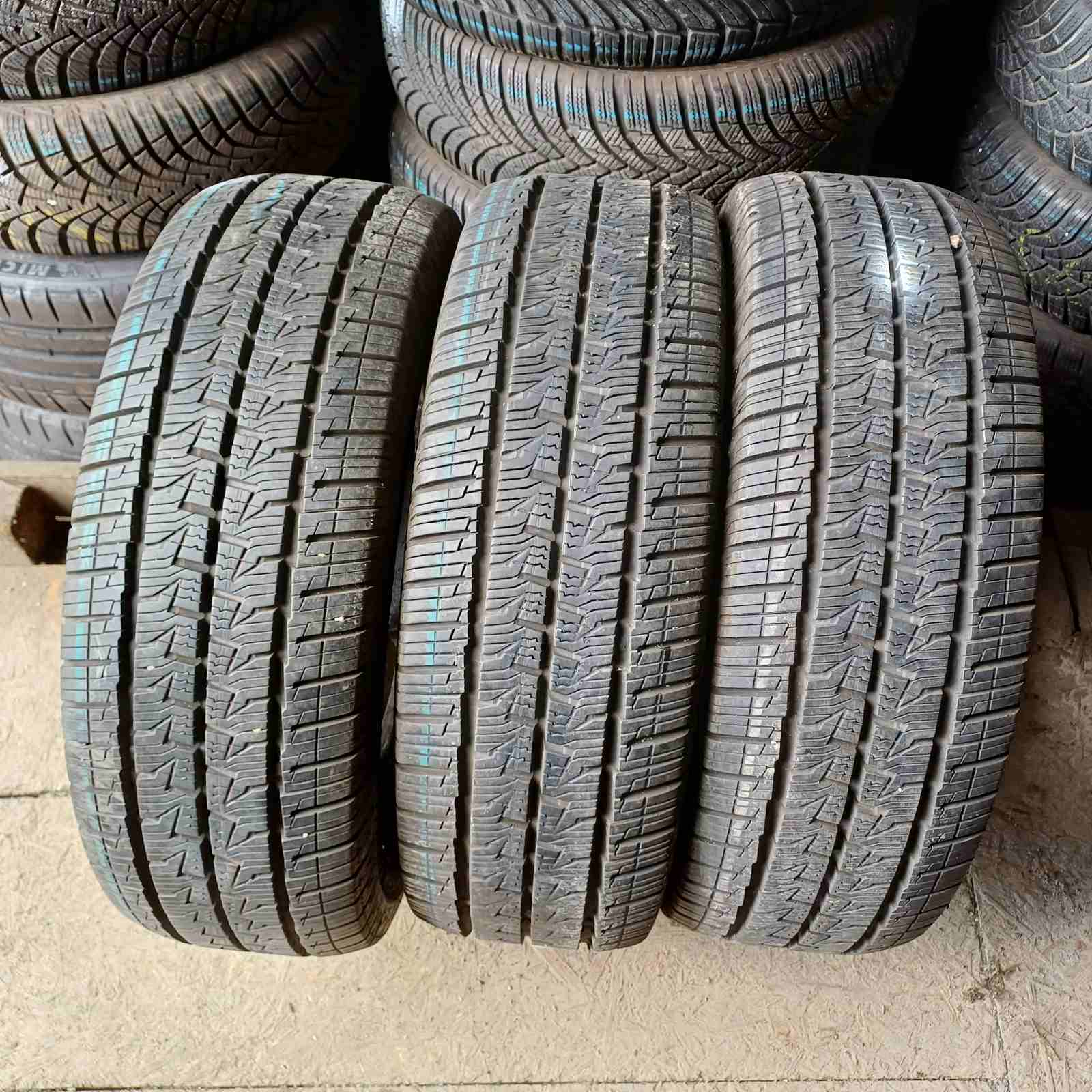 Continental VanContact 4Season 225/70R15C